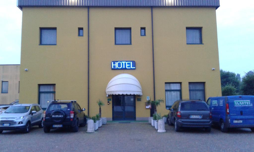Hostiliae Ciminiera Hotel Ostiglia Exterior foto