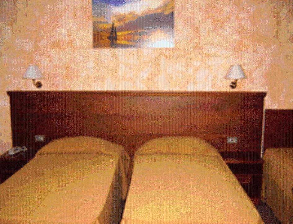 Hostiliae Ciminiera Hotel Ostiglia Zimmer foto